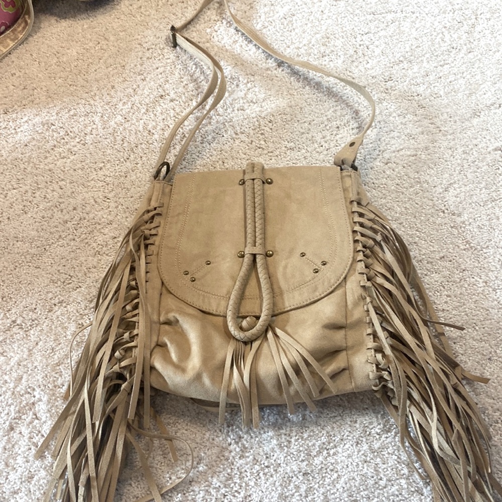 FRINGE SHOULDER BAG